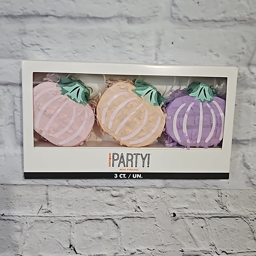 Pastel mini pumpkin pinatas